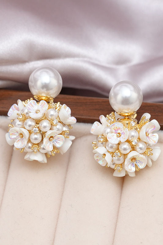 Pearl flower stud earrings