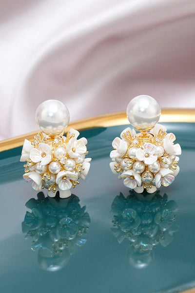 Pearl flower stud earrings