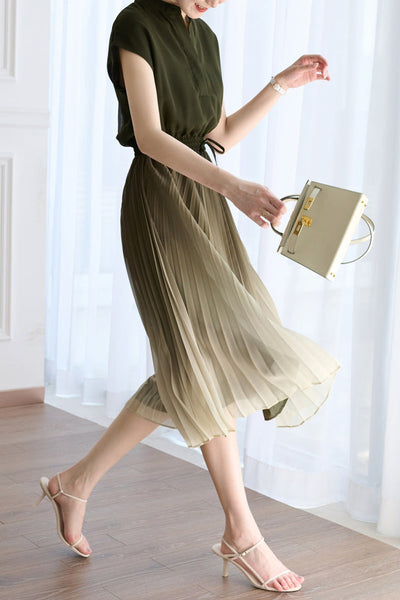 Key Neck Ombre Pleated Dress with Lining