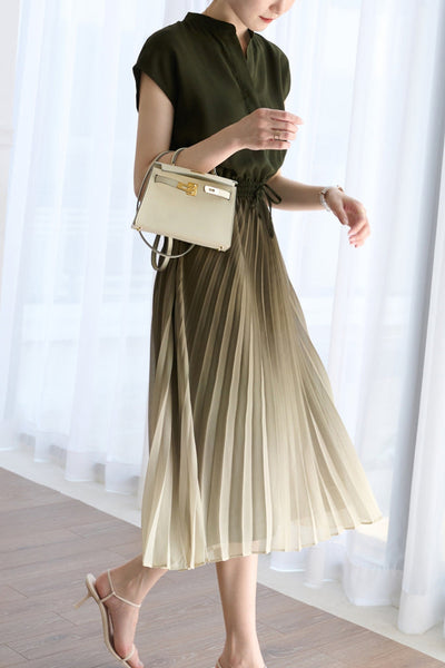 Key Neck Ombre Pleated Dress with Lining