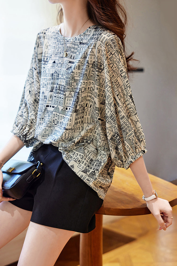 Round Neck Illustrated Print Short Sleeve Blouse