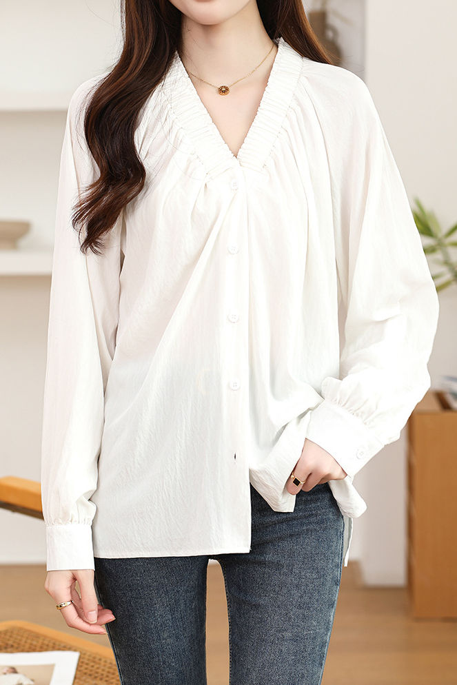 Early Autumn Stylish Ruched V-Neck Shirt