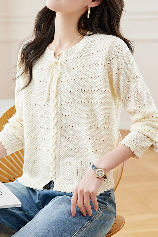 Hollowed-out round-neck knitted shirt