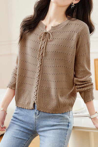 Hollowed-out round-neck knitted shirt