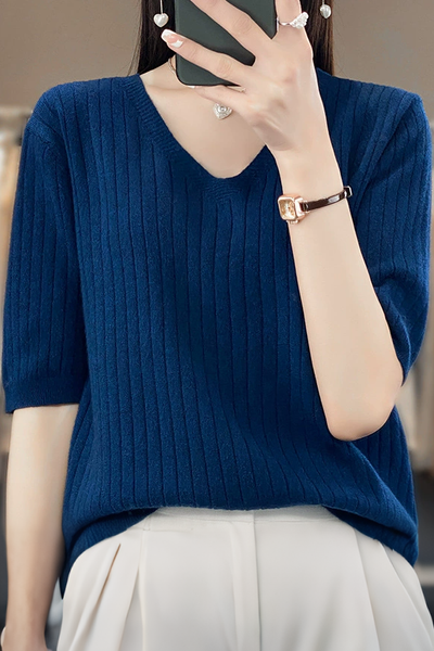 Solid Color V-neck Knitted T-shirt