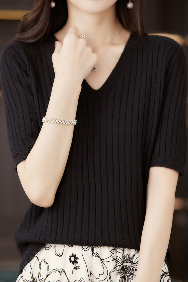 Solid Color V-neck Knitted T-shirt