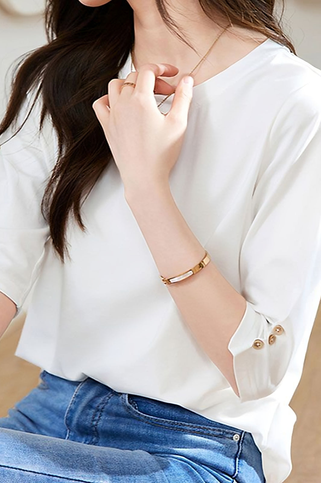 Minimalist Round Neck Three-Quarter Sleeve T-Shirt