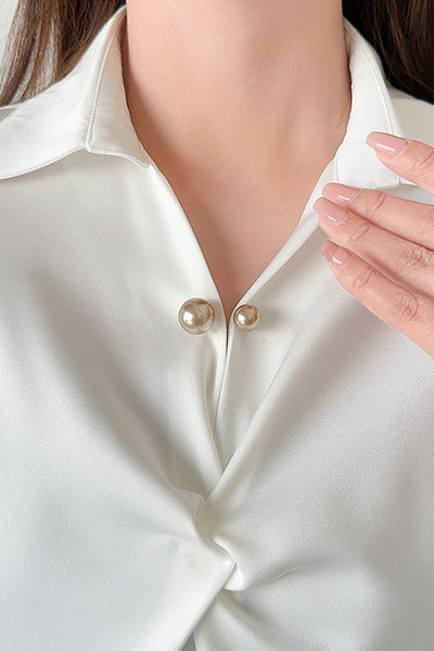 Elegant Pearl-Embellished Waist Button