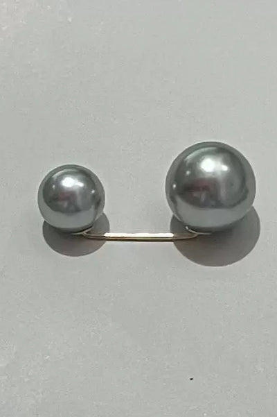 Elegant Pearl-Embellished Waist Button