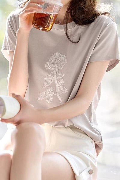 Round neck floral embroidery short sleeve T-shirt