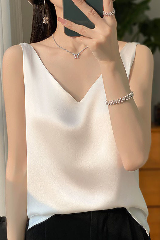 Double-shoulder strap fitted V-neck tank top