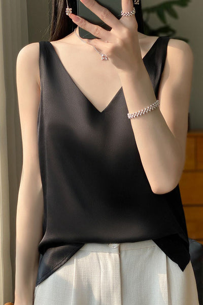 Double-shoulder strap fitted V-neck tank top