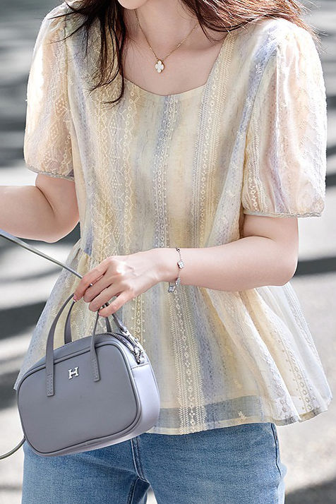 French-style elegant commuting shirt