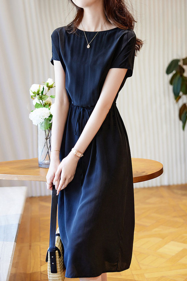 Minimalist elegant boat neck tie dress