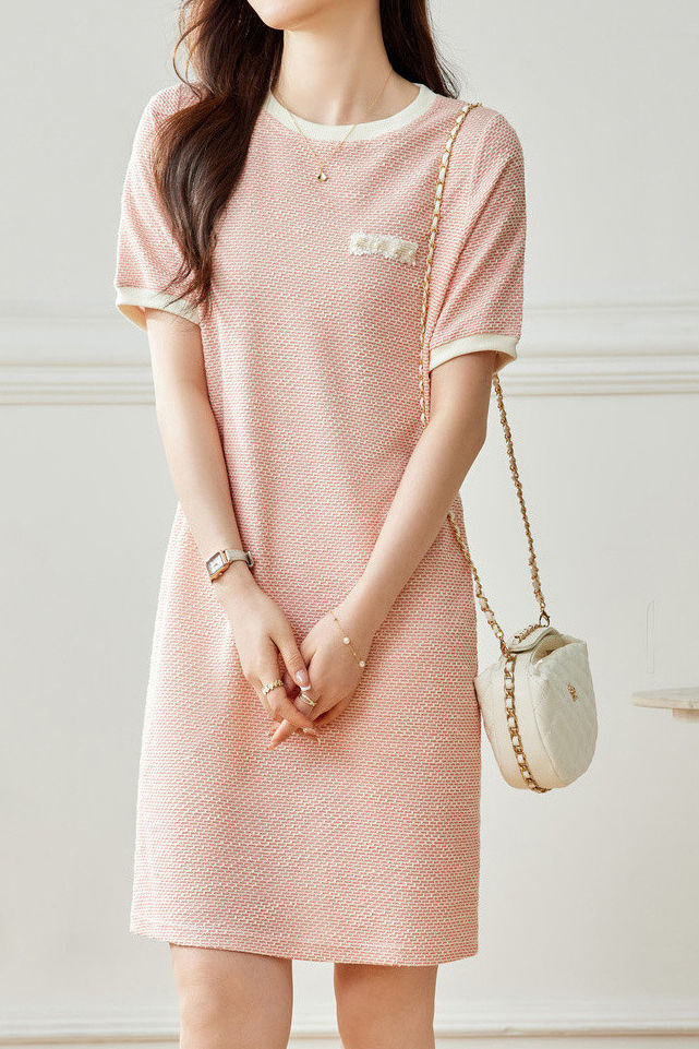 Exquisite and elegant textured dress