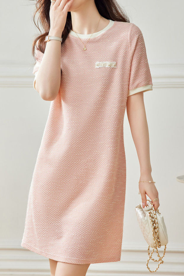 Exquisite and elegant textured dress