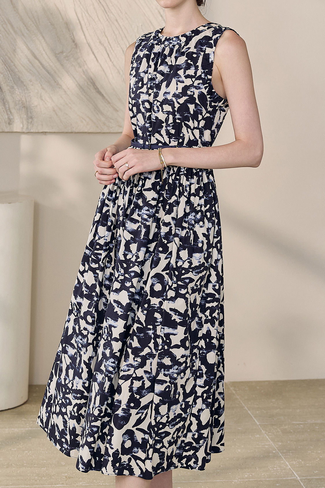 Fashionable Sleeveless Floral Dress
