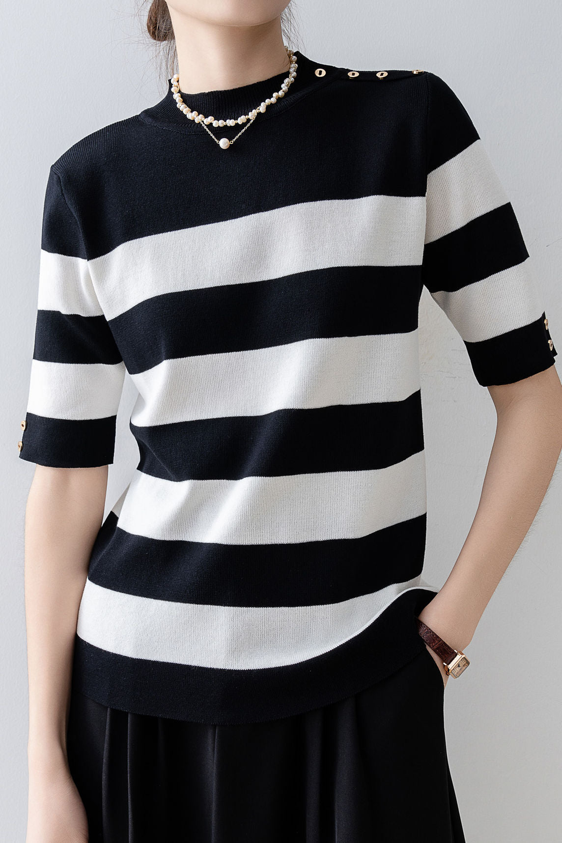 Elegant Office-Ready Black-White Color-Block Striped Short-Sleeve Knit Top