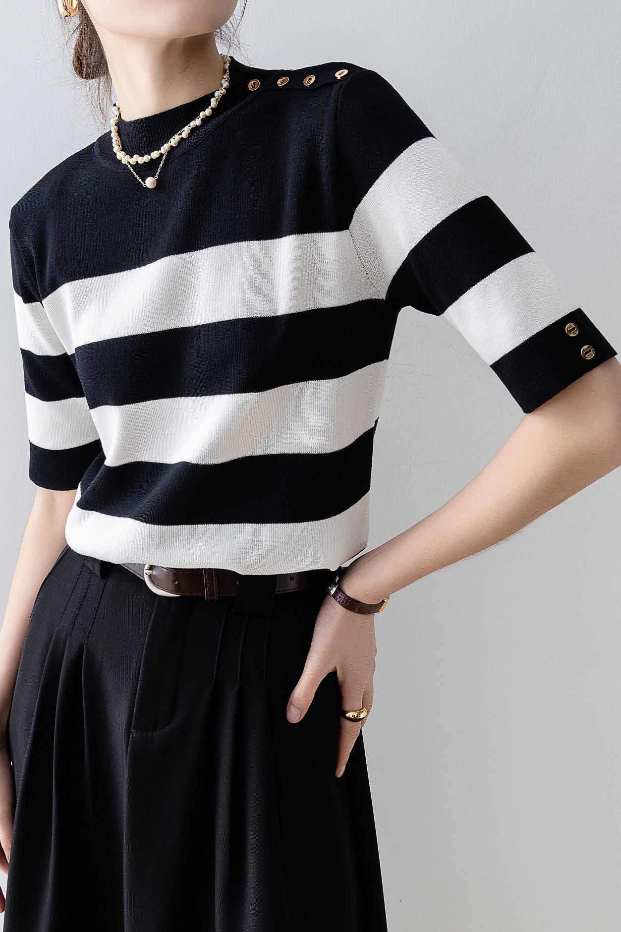 Elegant Office-Ready Black-White Color-Block Striped Short-Sleeve Knit Top