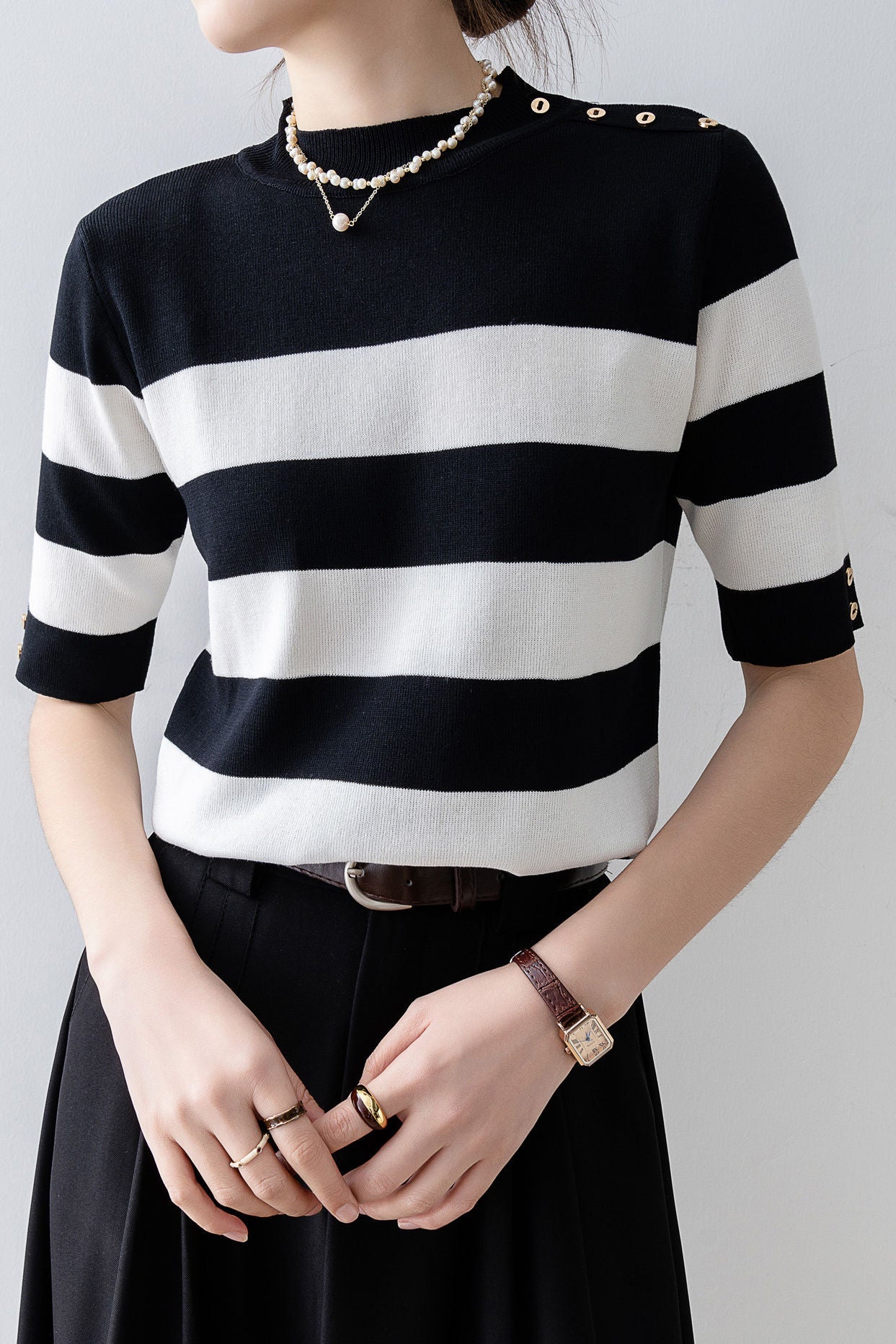 Elegant Office-Ready Black-White Color-Block Striped Short-Sleeve Knit Top