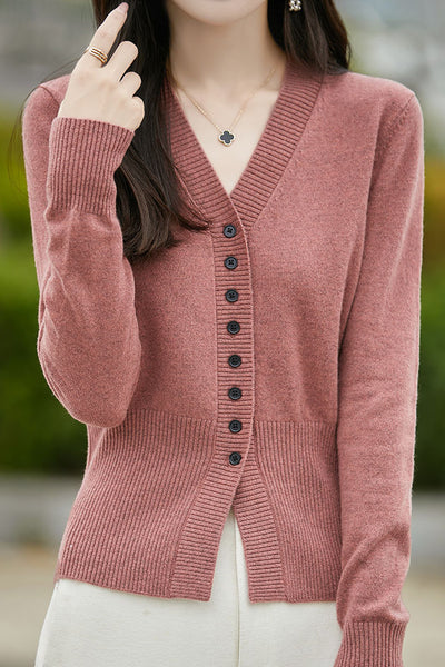 Early autumn gentle V-neck knit cardigan