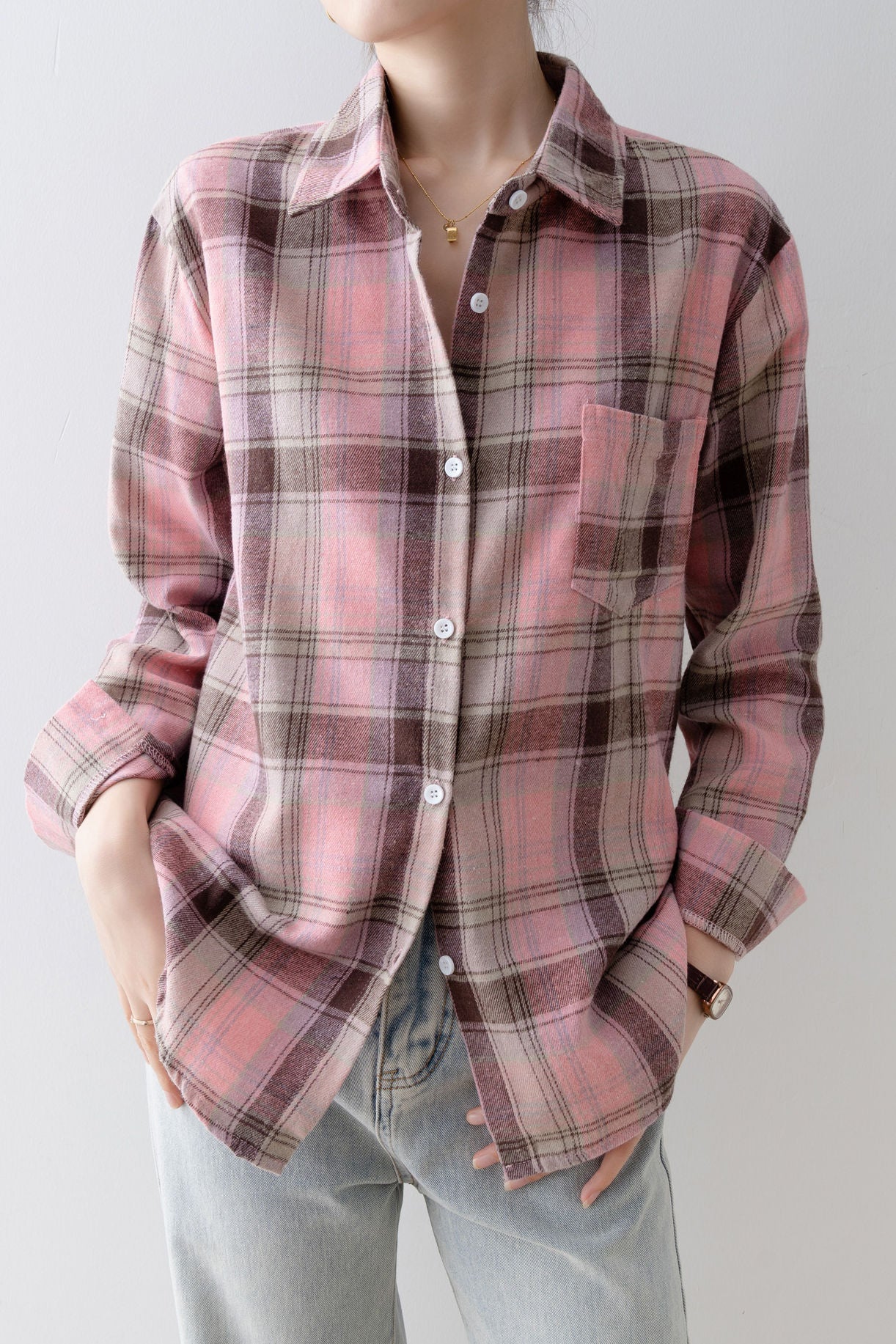 Simple pink plaid long-sleeve shirt