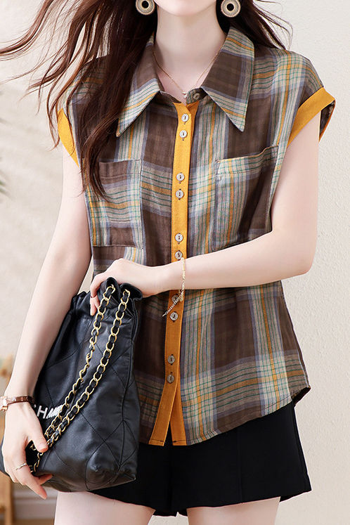 Fashionable retro plaid shirt