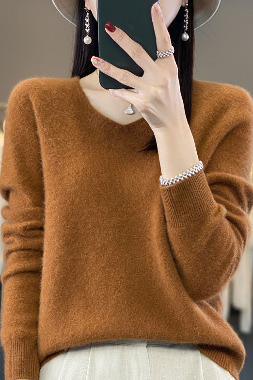 Early autumn simple loose V-neck pullover sweater