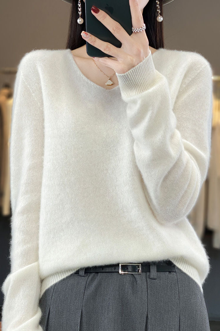Early autumn simple loose V-neck pullover sweater