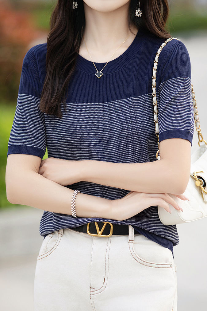 Casual color-block pinstripe knitwear