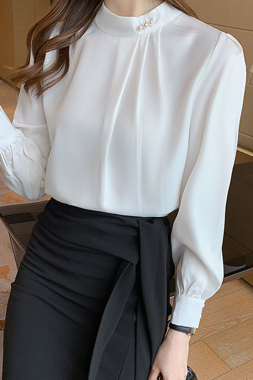 Exquisite pearl satin shirt