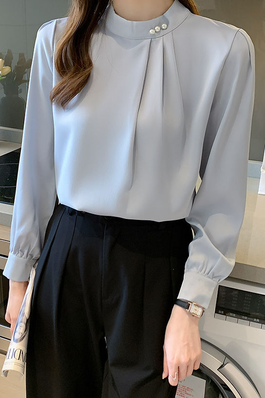 Exquisite pearl satin shirt
