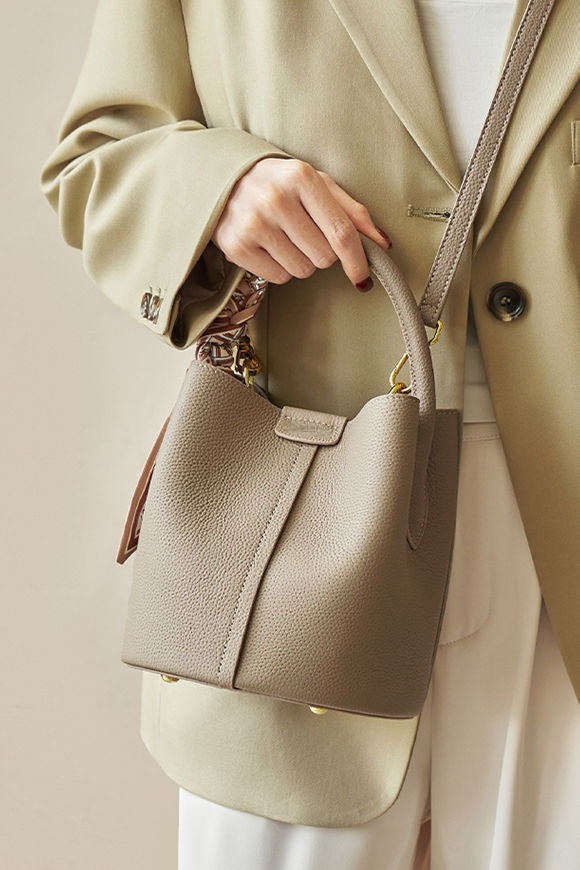 Fashionable, Exquisite and Elegant Bucket Bag