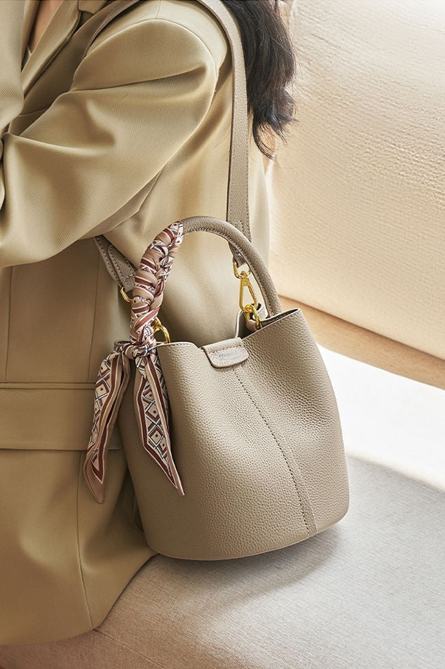 Fashionable, Exquisite and Elegant Bucket Bag