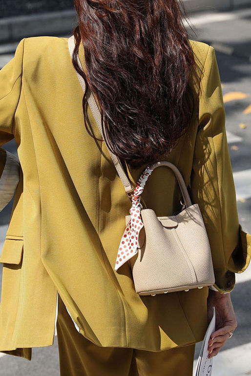 Fashionable, Exquisite and Elegant Bucket Bag