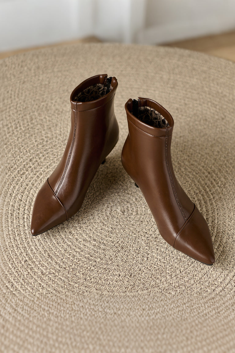 Simple and Elegant Pointed-Toe Mid-Heel Martin Boots