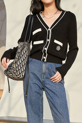Elegant Exquisite Knit Cardigan