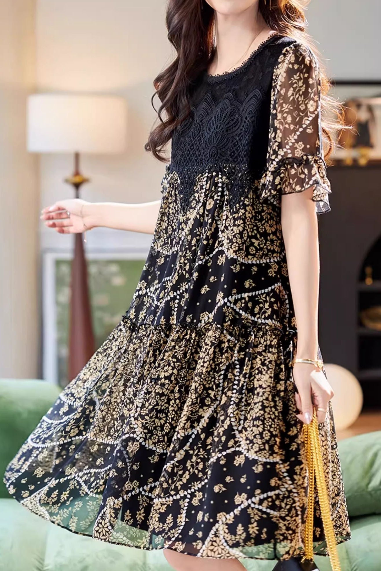 Round neck lace panel printed short sleeve dress