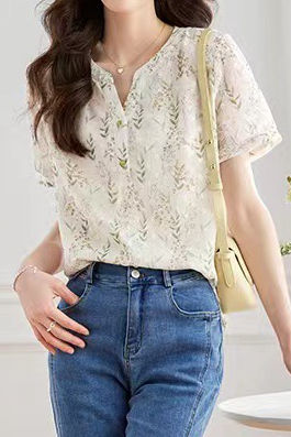 Round neck floral print top