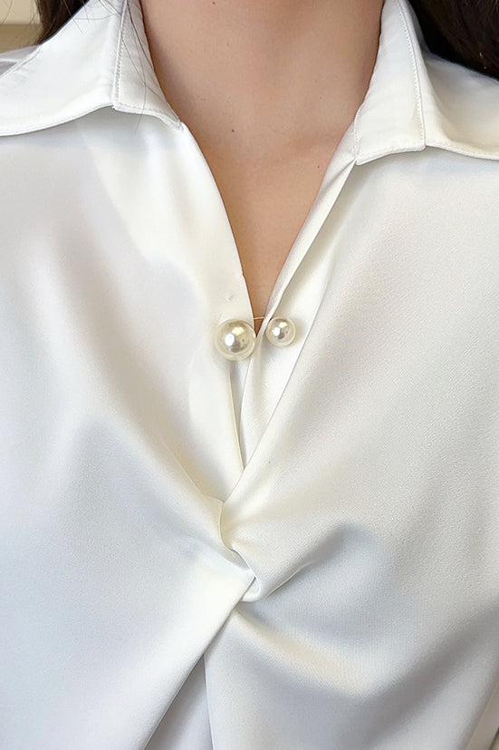 Elegant Pearl-Embellished Waist Button