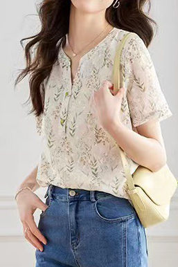 Round neck floral print top