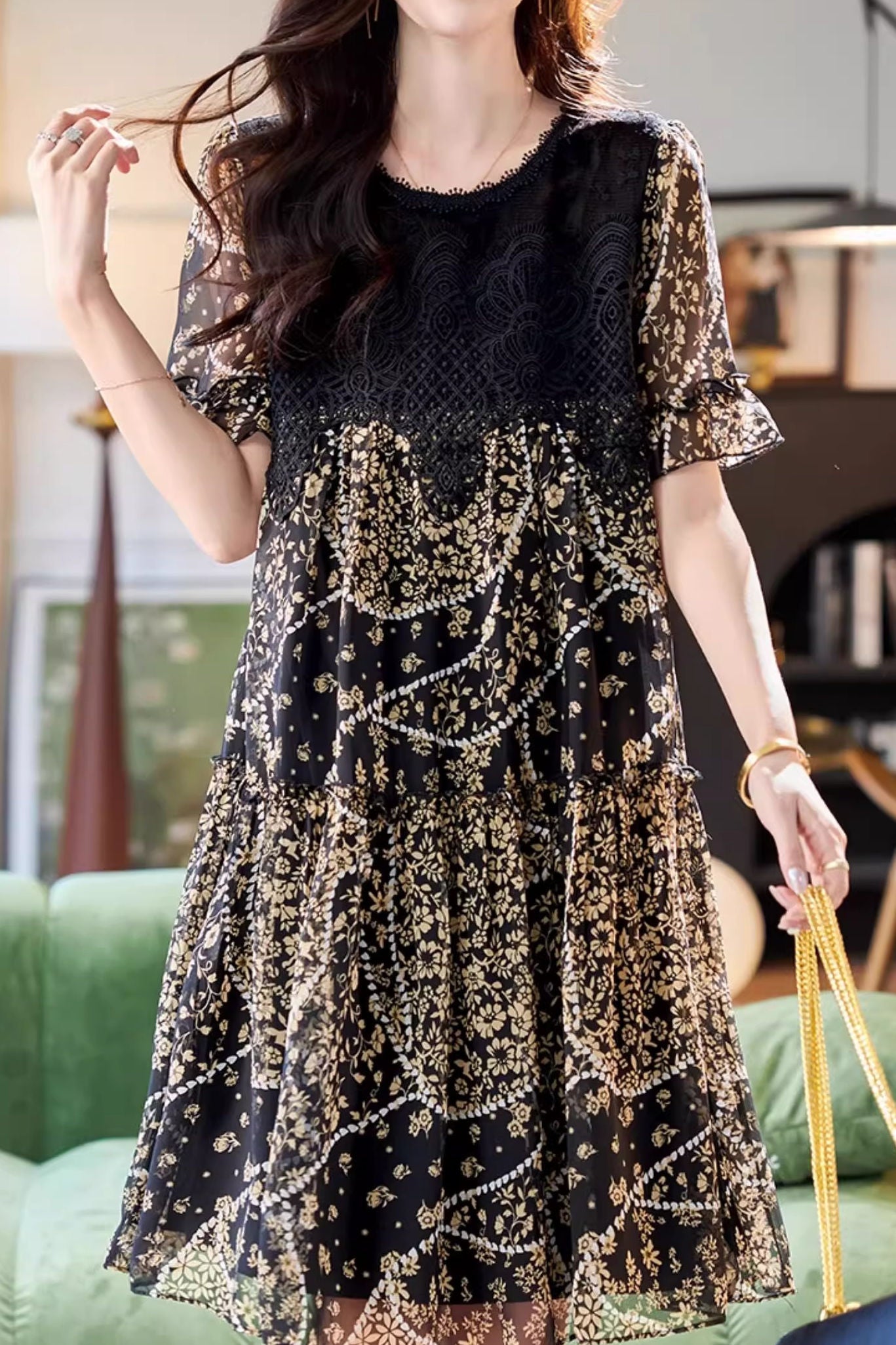 Round neck lace panel printed short sleeve dress