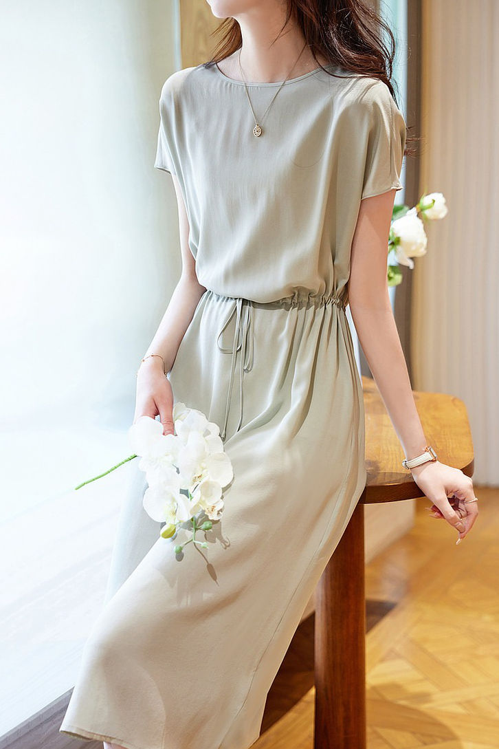 Minimalist elegant boat neck tie dress