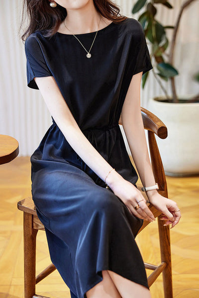 Minimalist elegant boat neck tie dress