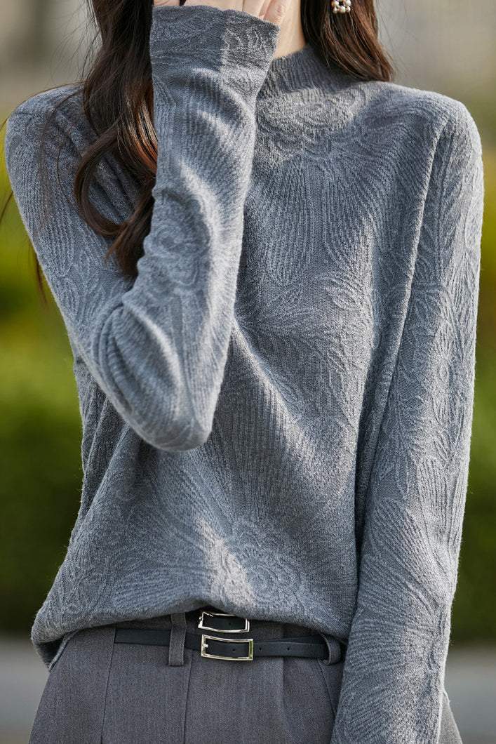 Half turtleneck solid-color base layer shirt with hidden patterns