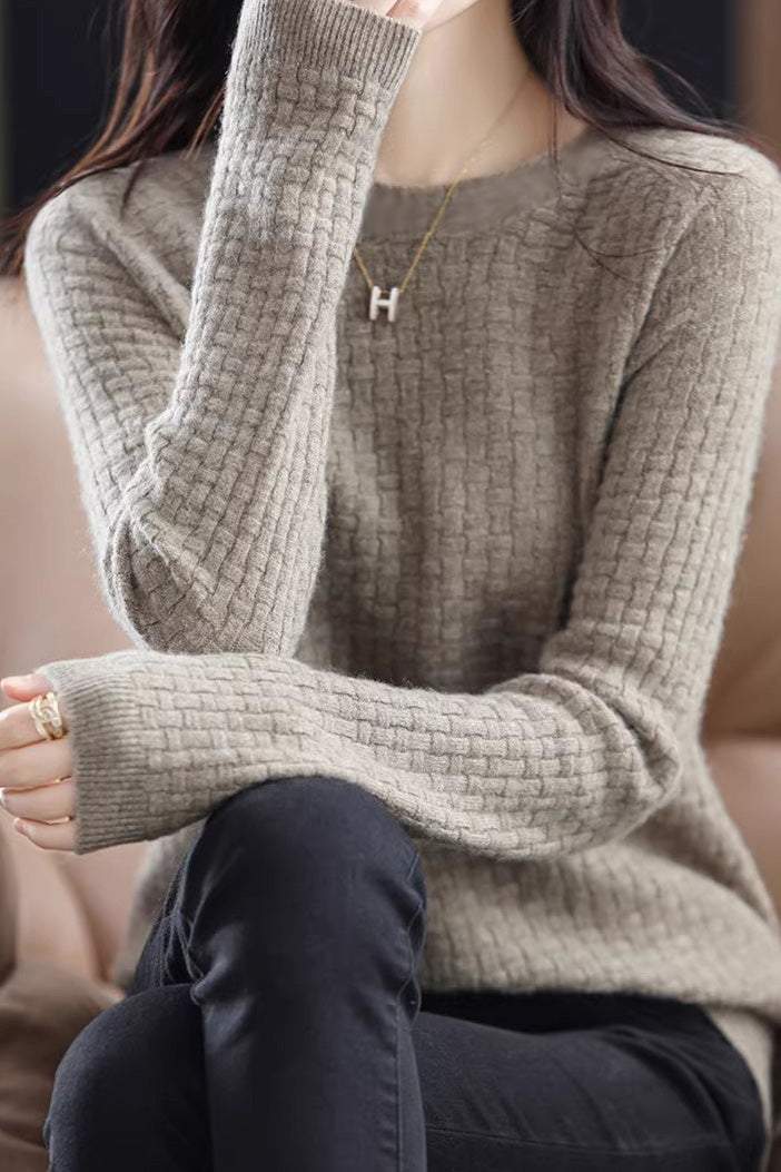All-matching round-neck knitted top