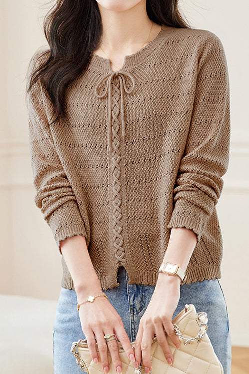 Hollowed-out round-neck knitted shirt