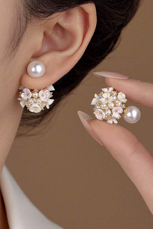 Pearl flower stud earrings