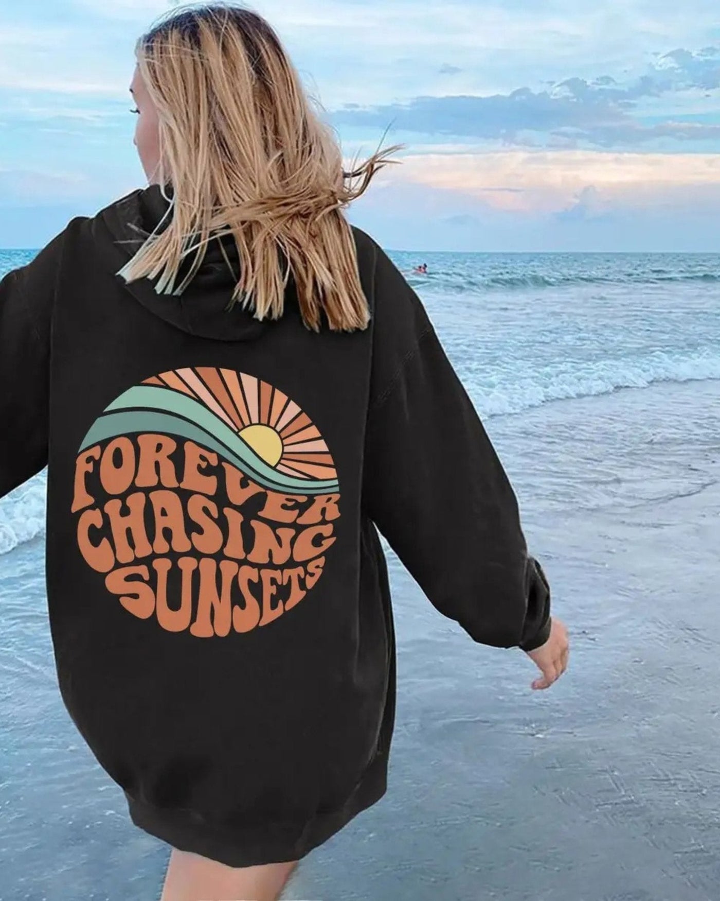 Kiri | Stylish Hoodie "Forever chasing sunsets"